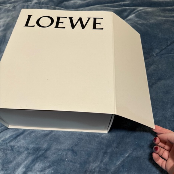 Loewe empty box, with ribbons and art magazine - Picture 3 of 9